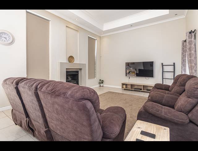 4 BEDROOM FREESTANDING FOR SALE IN PARKLANDS NORTH